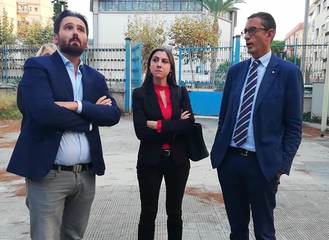 Il vice ministro dell'Istruzione Ascani visita a Trani Papa Giovanni XXIII e De Bello: «Governo pronto a finanziare queste e tante altre scuole»