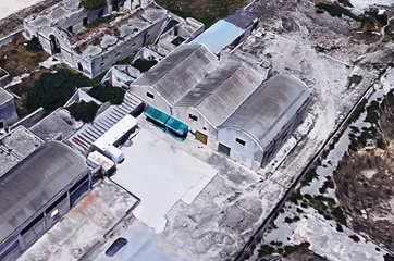 Via Finanzieri, capannoni con tetti in eternit forati: il Comune di Trani ne dispone la messa in sicurezza urgente