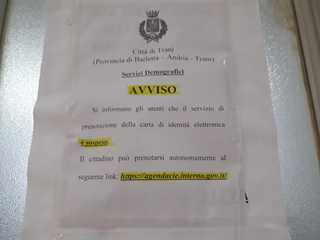 Richiesta della carta d'identità elettronica, sospesa la prenotazione in comune. La denuncia del M5S