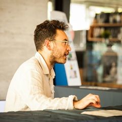 “Podcasting. La radio di contenuto ritorna sul web”: Luigi Lupo sabato presenta il suo libro alla libreria Luna di sabbia