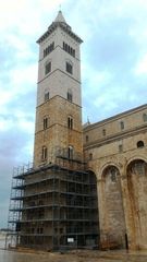 Cattedrale di Trani, dopo due anni riprende il restauro del campanile: entro giugno 2020 il colore tornerà uniforme