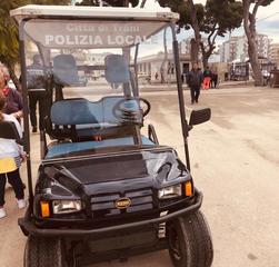 Cimitero e villa comunale, arriva la macchina elettrica per il trasporto di persone con difficoltà di deambulazione