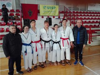 Asd Guglielmi di Trani: medaglie di oro, argento e bronzo al trofeo Arcobaleno karate di Foggia