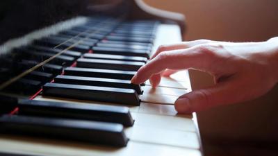 Musicoterapia per giovani in situazioni di disagio: l'amministrazione finanzia con 3.000 euro il progetto dell'associazione Domenico Sarro