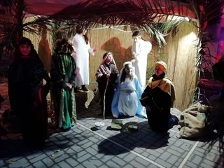 Il suggestivo presepe vivente alla scuola Petronelli: un percorso emozionante tra gli antichi mestieri