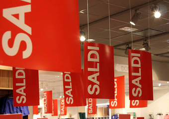 Da oggi partono i saldi in Puglia: non positive le previsioni di Federconsumatori e Codacons sugli acquisti