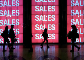 Da oggi partono i saldi in Puglia, Montaruli di UniPuglia: «Da anni chiediamo che l'inizio sia posticipato»