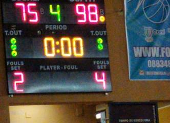 Al giro di boa sorride la Fortitudo: 98-75 alla Juve Trani nel derby di fine girone d'andata