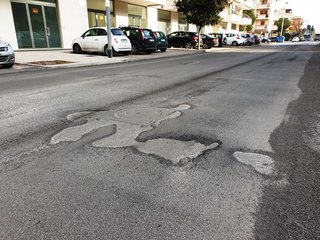 Il Comune di Trani ordina all'impresa esecutrice di rifare gli ultimi tratti asfaltati male: interventi bis previsti nelle prossime ore