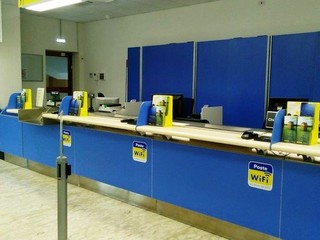 Bollo auto, agli uffici postali di Trani scorciatoia per mettersi in regola: basta la targa e si paga (anche eventuali arretrati) in pochi attimi