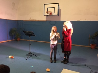 Giornata della memoria, lettura animata con l'autrice Teresa Petruzzelli alla scuola D'Annunzio