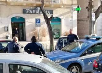 Trani sorvolata per mezz'ora da un elicottero dei Carabinieri mentre la Polizia scorta un portavalori in due uffici postali