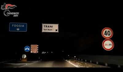 Un 22enne di Cerignola, con divieto di ritorno a Trani, ruba un Suv: i carabinieri lo bloccano all'uscita Sant'Angelo