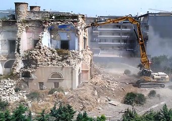 Scompare un rudere ma, di fronte, ne resta un altro: Trani, che ne sarà di Villa Maggi?