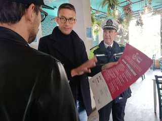 Coronavirus, stop ai bar affollati di ragazzi: arrivano nei locali locandine con le disposizioni ministeriali