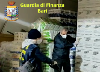 Coronavirus, la Guardia di finanza sequestra 35mila articoli sanitari in una settimana fra Bari e Bat