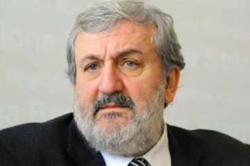 Coronavirus, adesso autosegnalazione e quarantena sono obbligatori per chiunque entri in Puglia. Misure anche per i call center