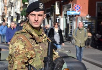 Coronavirus, «no» di Emiliano all'Esercito in strada: «Misura esagerata e che evoca pure brutte cose»