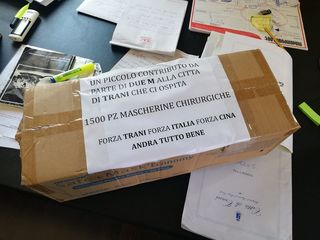 Coronavirus, donazioni di guanti e mascherine da parte di attività tranesi. Bottaro: «Stiamo facendo tutti insieme tanto, ma ora dobbiamo fare di più»