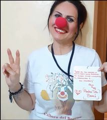 VIDEO. Gli abbracci virtuali dell'Albero del sorriso:  «Ci rialzeremo più forti e più orgogliosi che mai»