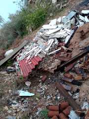 Ancora scempi nelle campagne tranesi: in contrada Casa rossa rifiuti vari e lastre di eternit abbandonati