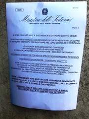 Gli avvisi del Ministero dell'Interno sui portoni sono una truffa: la Questura invita i cittadini a non aprire ad alcuno