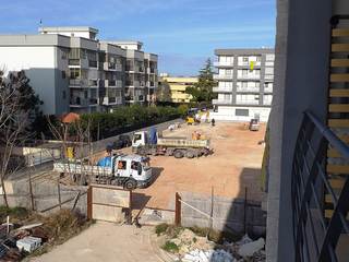 Nuovi parchi a Trani, in via Grecia il parco «sorpassa» gli alloggi ancora pieni di problemi: iniziato dopo, sarà finito prima