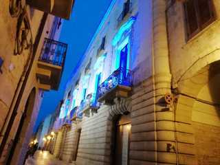Giornata della consapevolezza sull'autismo, oggi palazzo Beltrani si illumina di blu