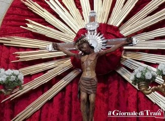 Venerdì Santo, il vescovo di Trani celebrerà la liturgia della Passione alla presenza del Crocifisso di Colonna