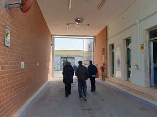 Stamattina il vescovo D'Ascenzo in visita al carcere di Trani: «Gesù ci porterà fuori da questo tunnel di tenebre»