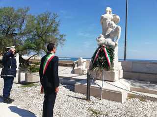 VIDEO. Festa della liberazione, il sindaco Bottaro: «Riflettiamo sull'importanza della libertà che ieri davamo per scontata»