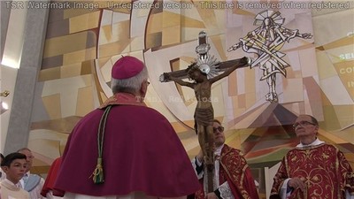 Preghiera al Santissimo Crocifisso di Colonna, le immagini degli ultimi anni e il pensiero del vicario episcopale don Mimmo de Toma