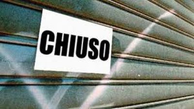 Domani e domenica chiusi tutti gli esercizi commerciali. Anche a Trani aperti solo edicole, farmacie e parafarmacie