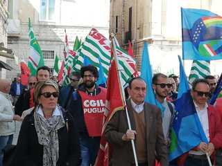 Primo maggio e fase 2, la triade sindacale a Trani: «Pronti a dare pieno sostegno alla riapertura delle attività»