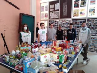 Coronavirus, il tavolo da ping pong diventa «banco alimentare»: Trani, proficua sinergia fra le associazioni Nicholas De Santis e Orizzonti