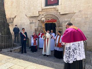 Mons. D'Ascenzo: «Affidiamo la salvezza di tutti i cittadini di Trani al Crocifisso di Colonna»