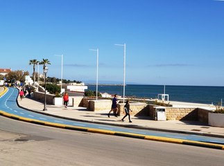 VIDEO. Fase 2, Trani non perde tempo per ritrovarsi a fare sport sul lungomare. Aree fitness per il momento non recintate