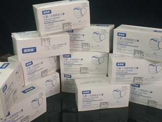 Dalla Cina arriva un carico di mascherine chirurgiche per la provincia Bat. Tra i primi beneficiari l'associazione Orizzonti