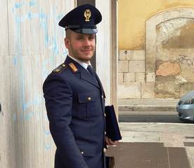 Poliziotto eroe riceverà un riconoscimento ufficiale dal sindaco di Trani: Stefano Fabriani salvò una coppia dal rogo della loro casa a Castrovillari