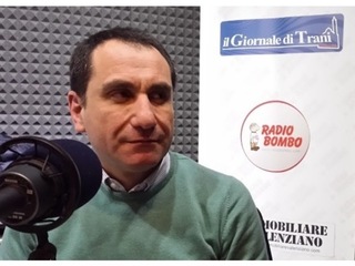 Stamani l'ultimo saluto di Trani a Mimmo De Laurentis. Esequie al cimitero a numero chiuso