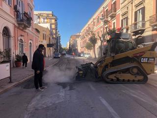 Bitumazione stradale, continuano i lavori per i nuovi asfalti: stamattina interventi in corso Imbriani