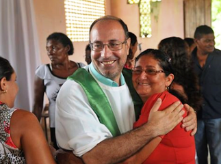 Coronavirus, positivo missionario in Brasile della Diocesi di Trani: vescovo e comunità in preghiera per don Mario Pellegrino