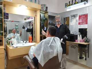 VIDEO. Oggi riaprono barbieri, parrucchieri e centri estetici: ecco come è andata questa mattina a Trani