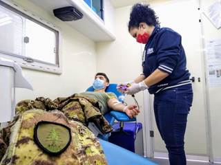 Strade sicure, i soldati di Trani donano sangue in Campania