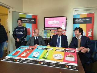 Porta a porta in tutta Trani, Amiu pronta a querelare Loconte sui facilitatori. Bottaro: «Il sorteggio parla da solo»