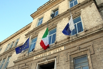 Nuova scadenza del mandato del sindaco e, di conseguenza, anche del suo staff: prorogati i contratti di portavoce e capo di gabinetto