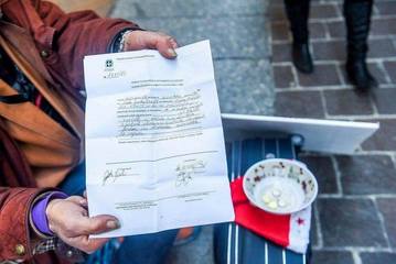 Approvazione del daspo urbano, diverse sigle contrarie al provvedimento: «Mettere sullo stesso piano spacciatori e mendicanti è offensivo»
