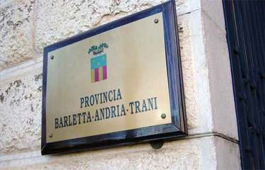 Finanziamenti per le scuole pugliesi, tranne per la Bat. La denuncia di alcuni consiglieri provinciali: «Dov'era l'amministrazione nel 2018?»