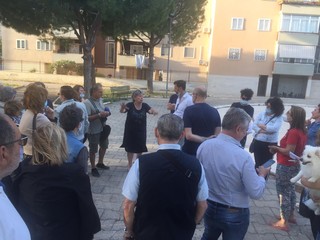 Mercato in piazza Madre Teresa di Calcutta, i residenti sottoscrivono una petizione per spostarlo. Loconte: «Cercare una zona più idonea»