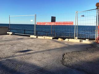 Scoglio di Frisio, meno disagi per andare al mare: il Comune di Trani fa ripristinare con cemento provvisorio l'area di cantiere prima della rampa